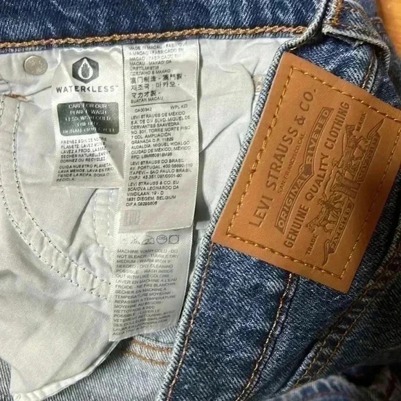 Levi's Women’s Sz 28 Wedgie Straight Leg Button Fly Jeans 28” inseam - Picture 8 of 12